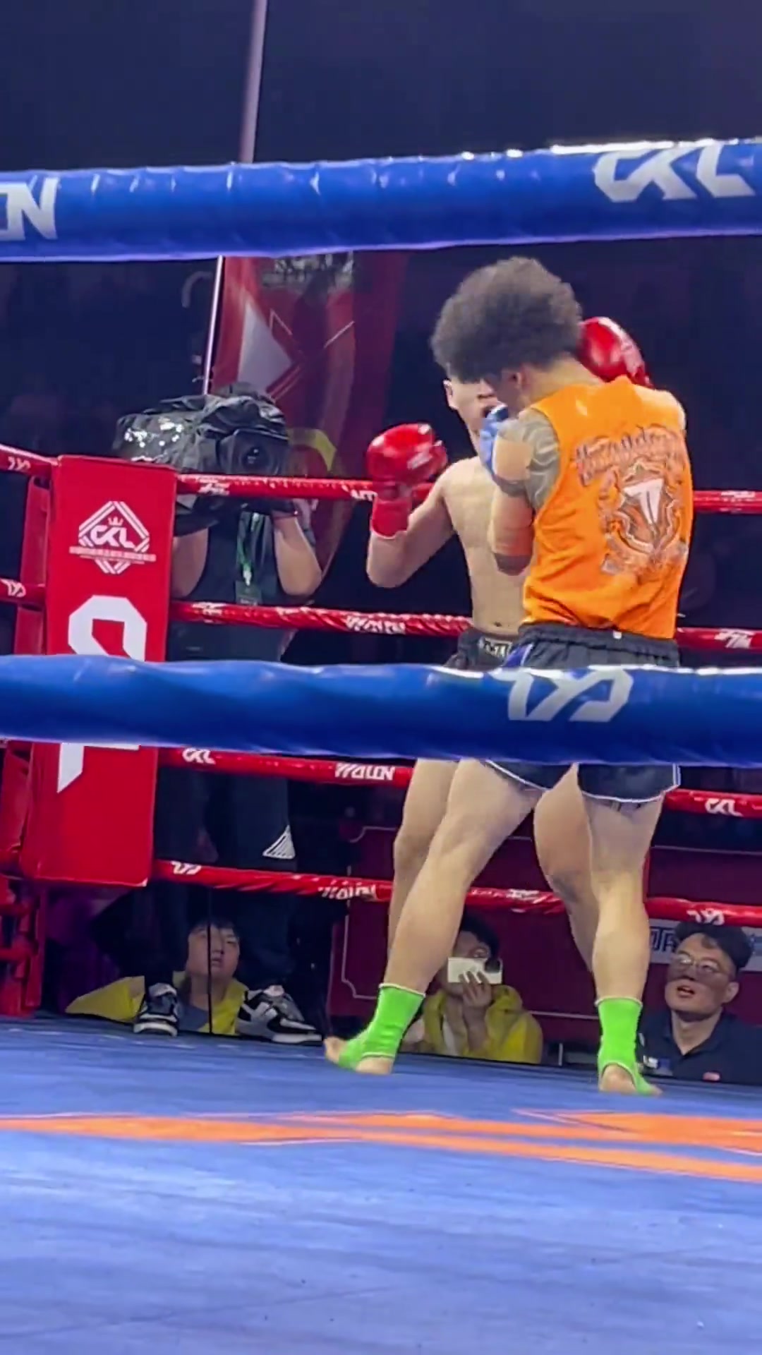 爱游戏官网-包含东南亚拳击选手力战夺冠：宣示实力的词条