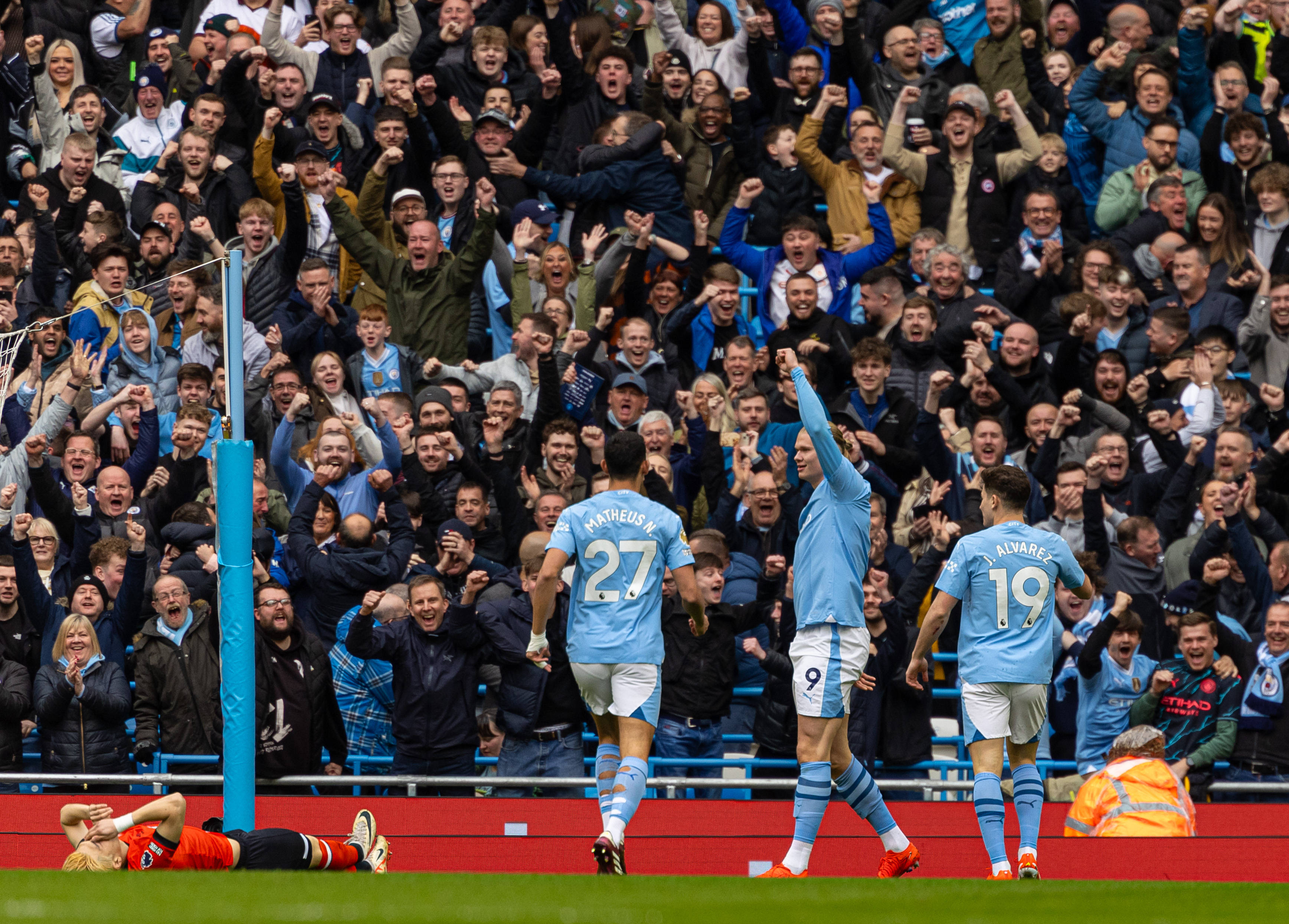 爱游戏网页版入口-包含曼城客场大胜阿斯顿维拉，提升信心实力强劲稳操胜券的词条