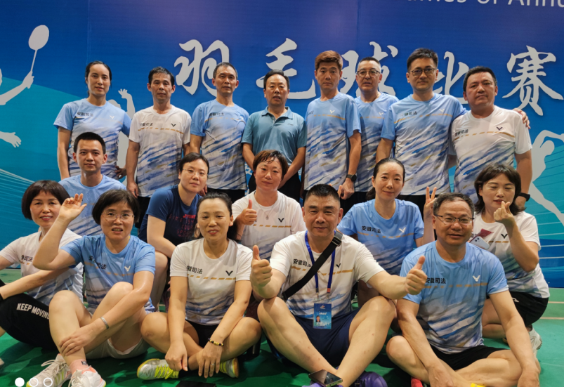 肯尼亚选手斩获桂冠,荣耀祖国 肯尼亚选手斩获桂冠,荣耀祖国