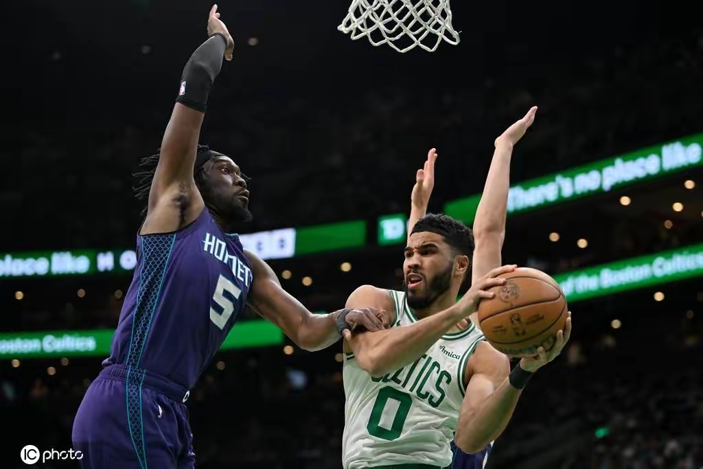 爱游戏官方登录入口-凯尔特人受困篮网压力，如何突破对手的防守？