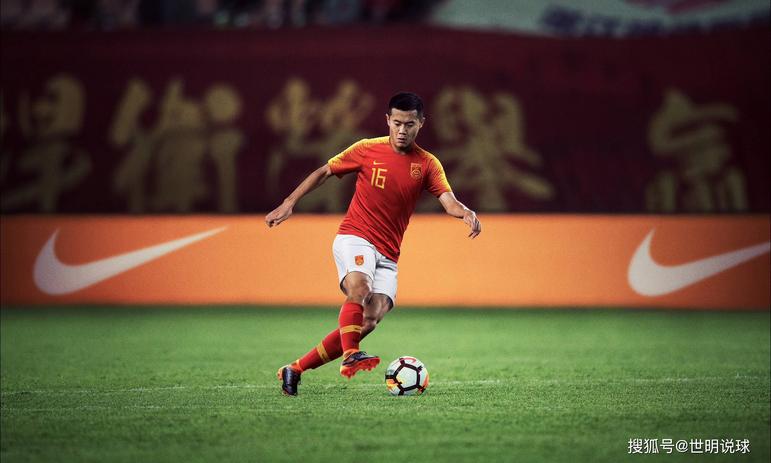 比赛中球队积极拼搏,全力争夺实力胜利 比赛中球队积极拼搏,全力争夺实力胜利