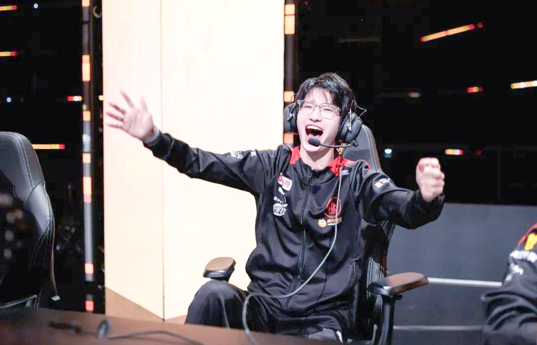 爱游戏网页版入口-狼队客场逆转，狼队继续保持领先优势