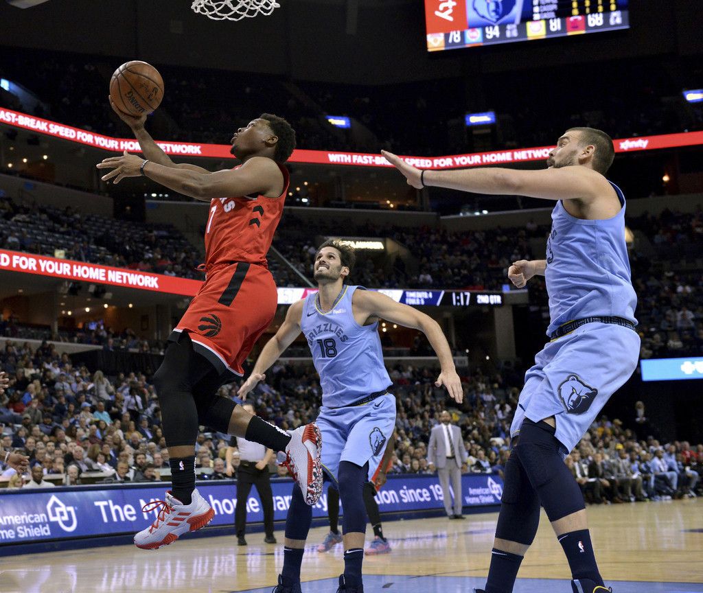 猛龙取得四连胜!锋线进攻火力强劲 猛龙取得四连胜!锋线进攻火力强劲