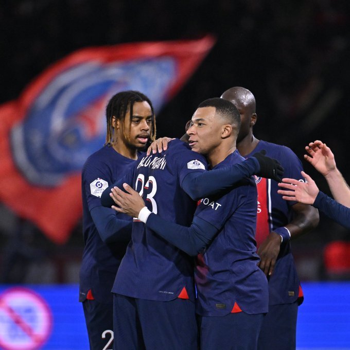 爱游戏入口-里昂主场奏凯，取得背靠背胜利的简单介绍