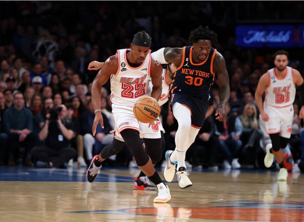 关于季后赛形势严峻，球队迫在眉睫的信息