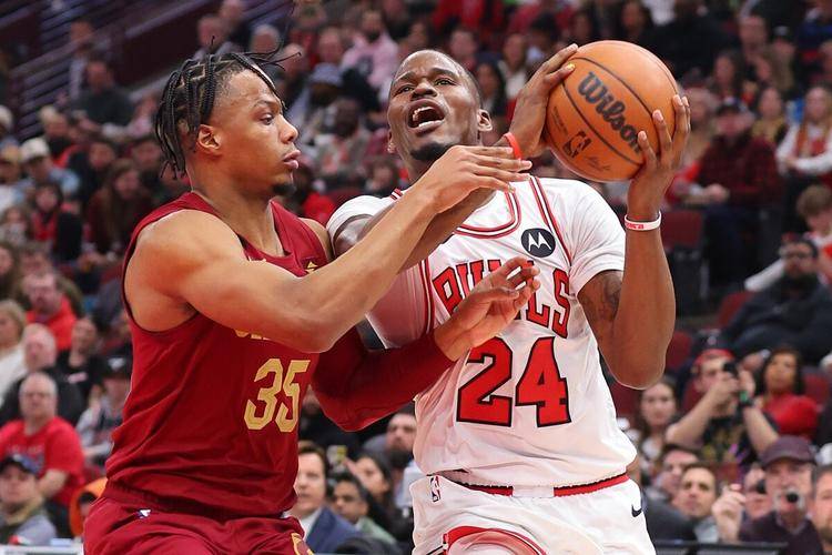 关于猛龙战胜公牛,西亚卡姆贡献31分的信息 关于猛龙战胜公牛,西亚卡姆贡献31分的信息