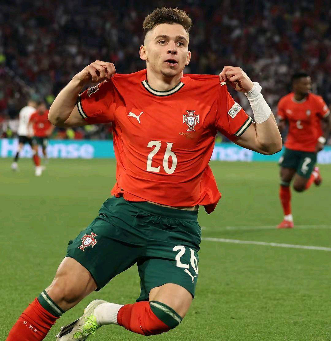 欧国联比赛中球员的拼搏精神让人感动 欧国联比赛中球员的拼搏精神让人感动