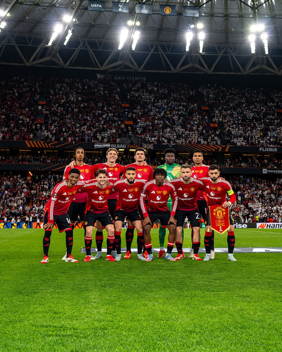 曼联客场取胜，主教练赞美全队表现