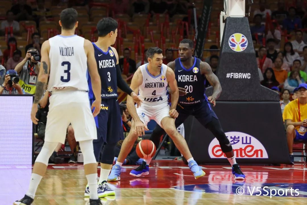 俄罗斯男篮击败西班牙队,晋级四强强势领先 俄罗斯男篮击败西班牙队,晋级四强强势领先