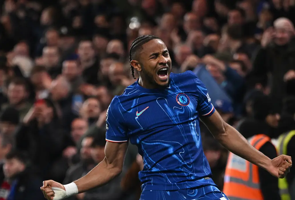 爱游戏体育直播-包含南安普顿两球胜过对手，轻取三分的词条