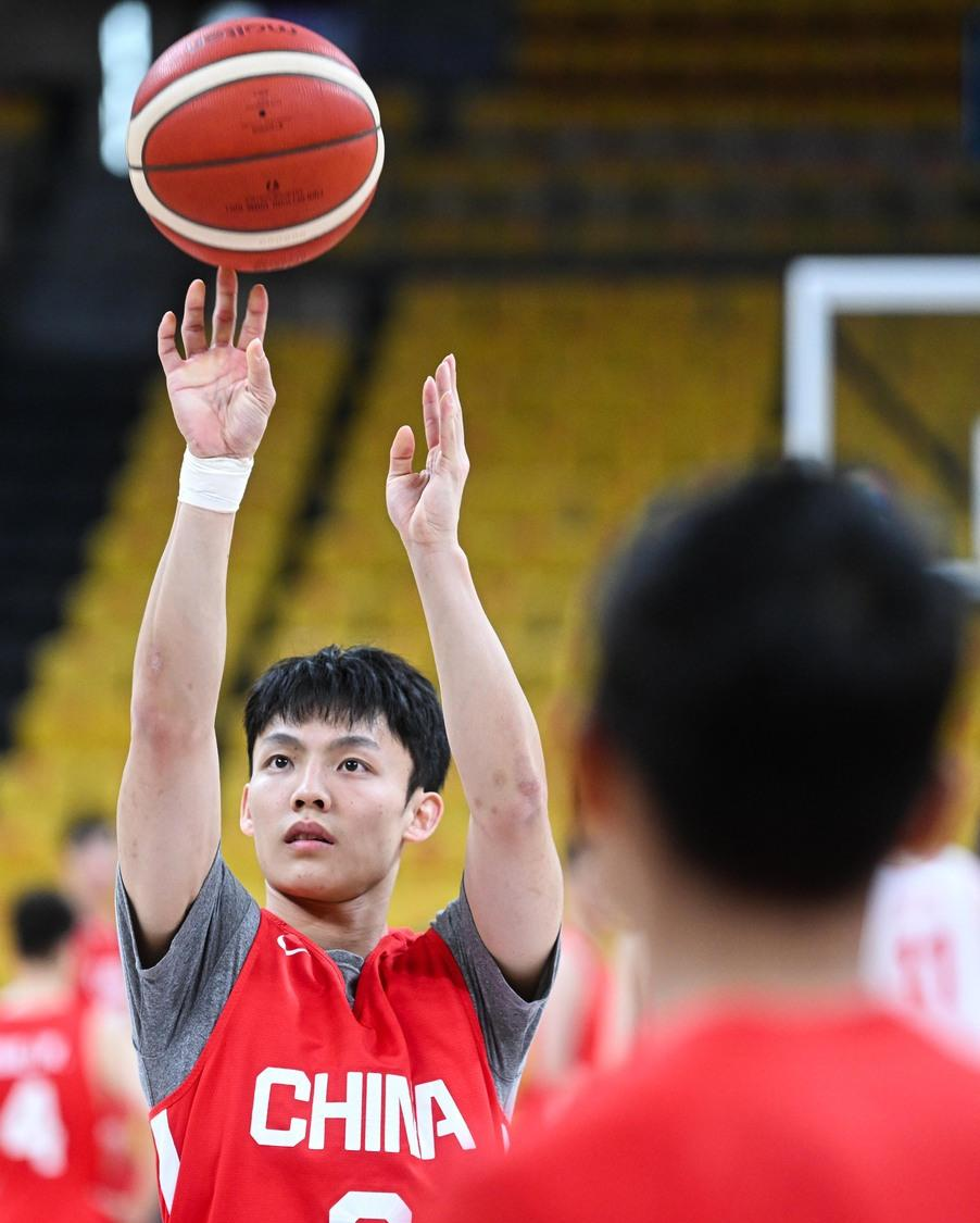 爱游戏体育直播-雄火球员表现出色，带队获得胜利的简单介绍