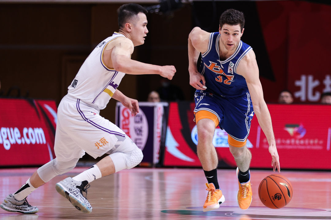 上海大鲨鱼队遭遇连败,进攻乏力的简单介绍 上海大鲨鱼队遭遇连败,进攻乏力的简单介绍