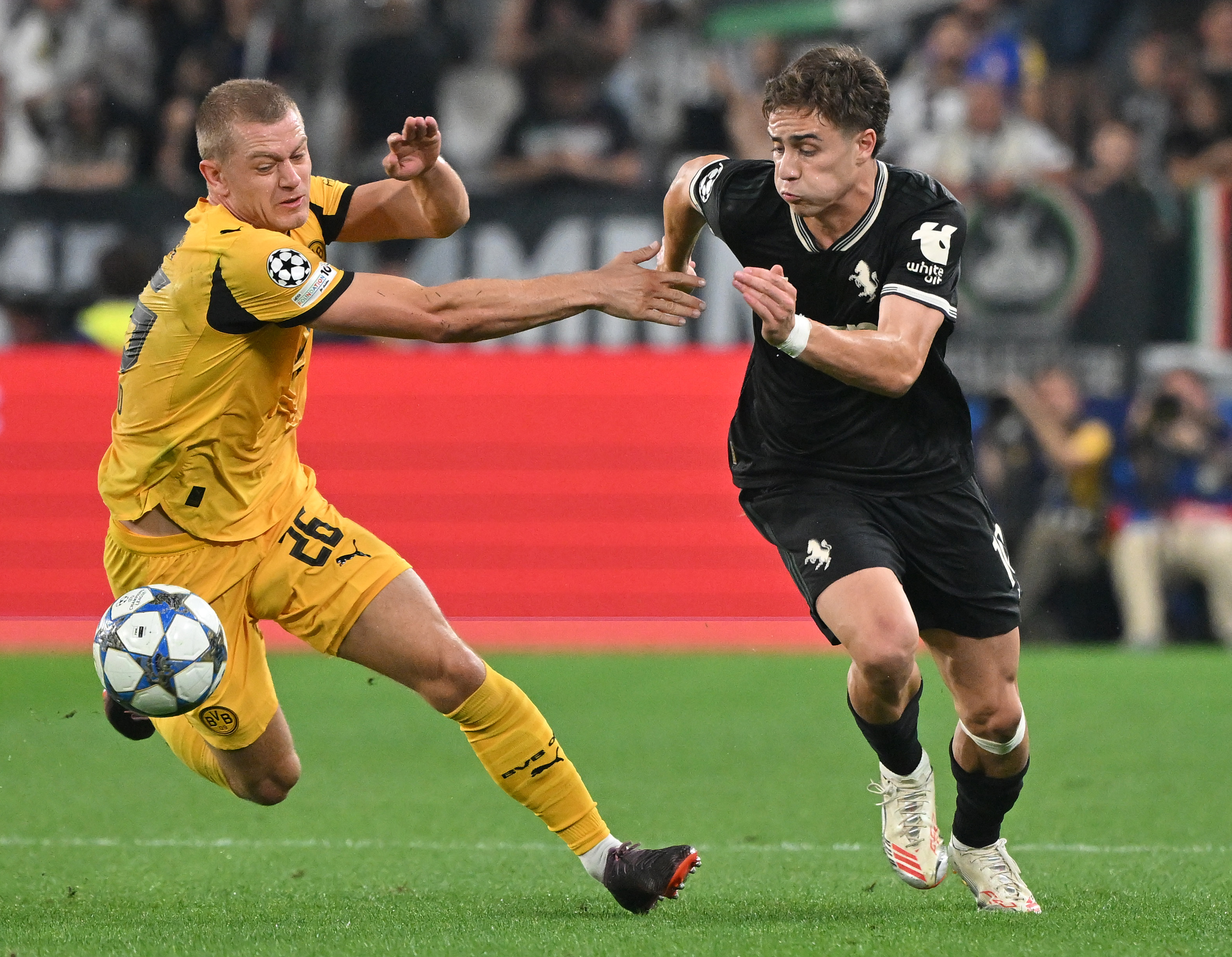 爱游戏入口-尤文图斯面对考验，欧冠前路坎坷的简单介绍